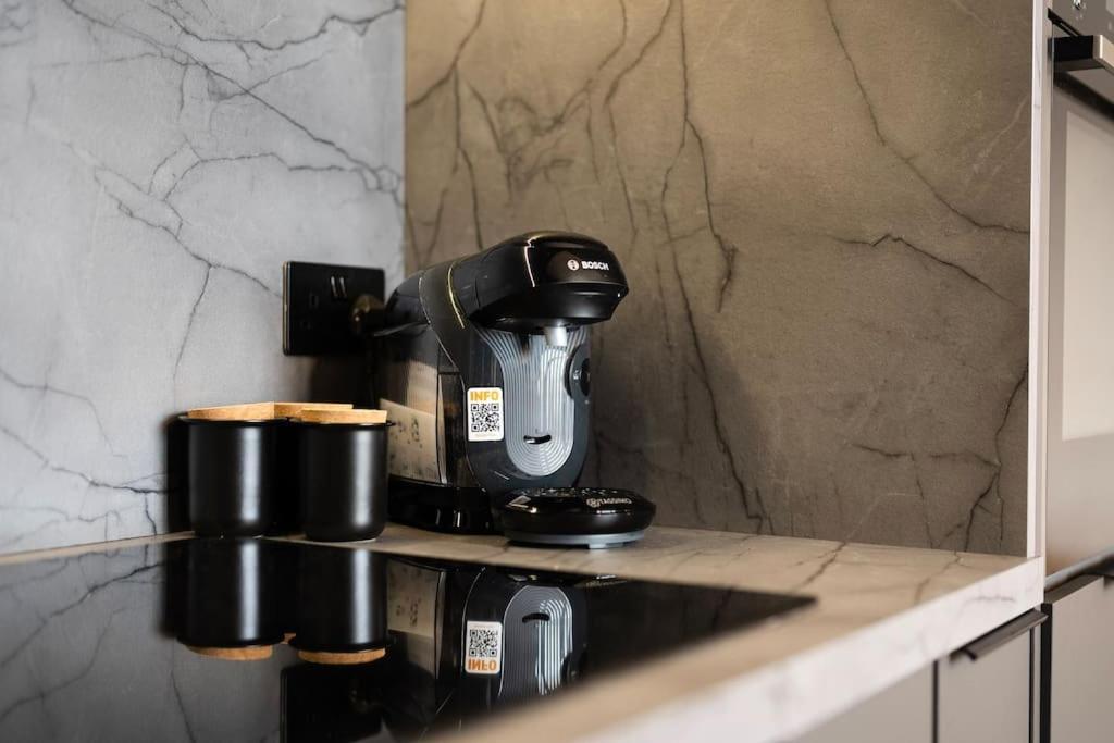 High End Free Parking Wifi Balcony Ensuite チェルトナム エクステリア 写真