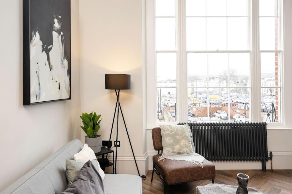 High End Free Parking Wifi Balcony Ensuite チェルトナム エクステリア 写真